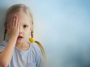 Как распознать и лечить близорукость у ребенка