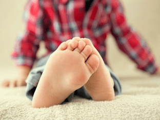 Потеют ноги - причины у взрослого и ребенка