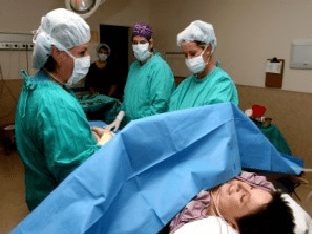 По каким показаниям делают операцию кесарево сечение