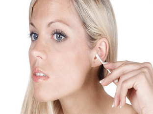 Серная пробка в ухе: симптомы, лечение, профилактика