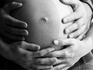 Что означают зеленые выделения у беременных