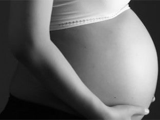 Почему чешется тело при беременности