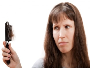 Почему сильно выпадают волосы у женщин
