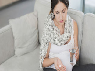 Чем лечить горло при беременности, что можно и что нельзя