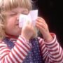 Чем лечить насморк у ребенка?